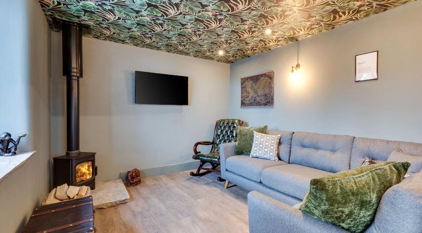 Photo of 7 Bed in Firbank