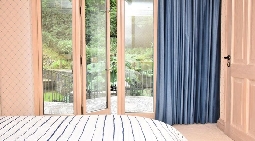 Photo of 4 Bed in Porlock