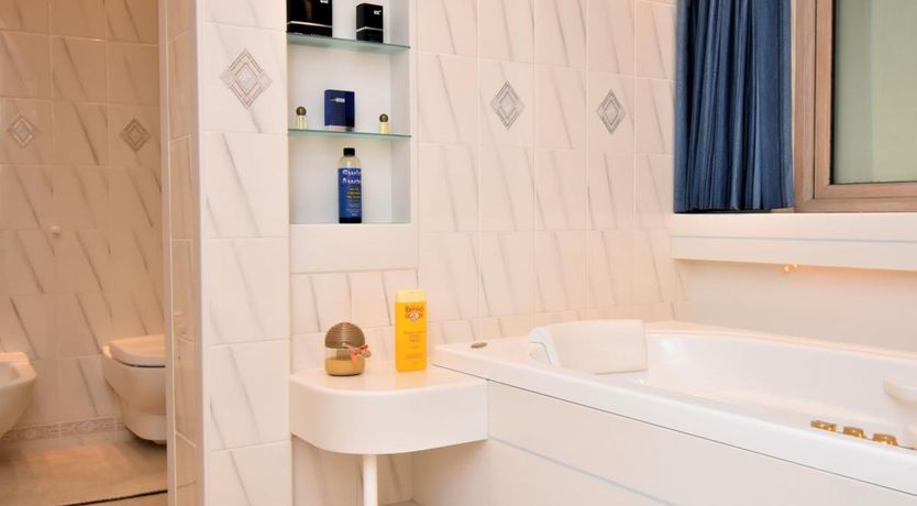 Photo of 4 Bed in Porlock