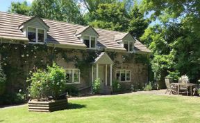 Photo of in Lyonshall (93321)