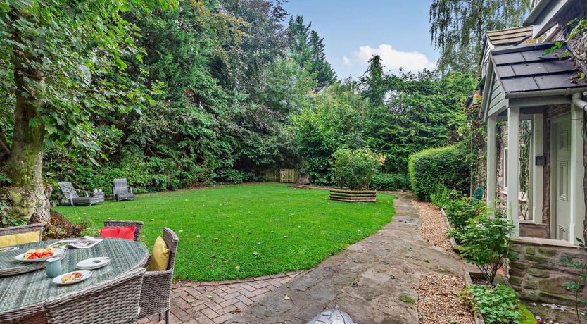 Photo of 2 Bed in Lyonshall