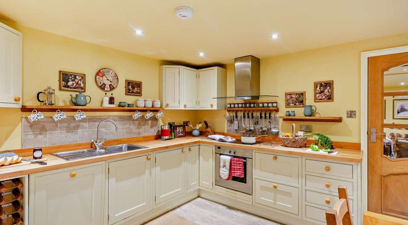 Photo of 2 Bed in Lyonshall