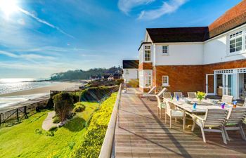 5 Bed in Seaview Holiday Cottage