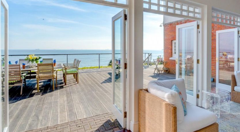 Photo of 5 Bed in Seaview