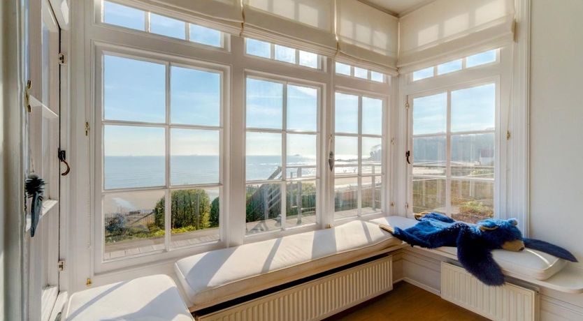 Photo of 5 Bed in Seaview