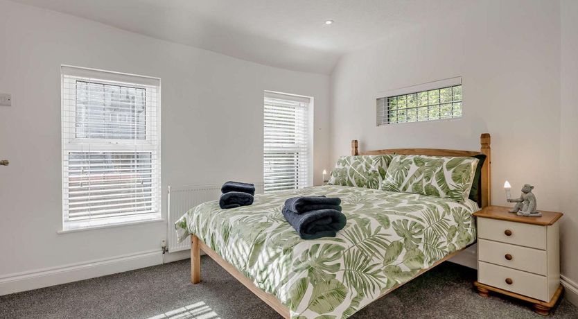 Photo of 3 Bed in Bognor Regis