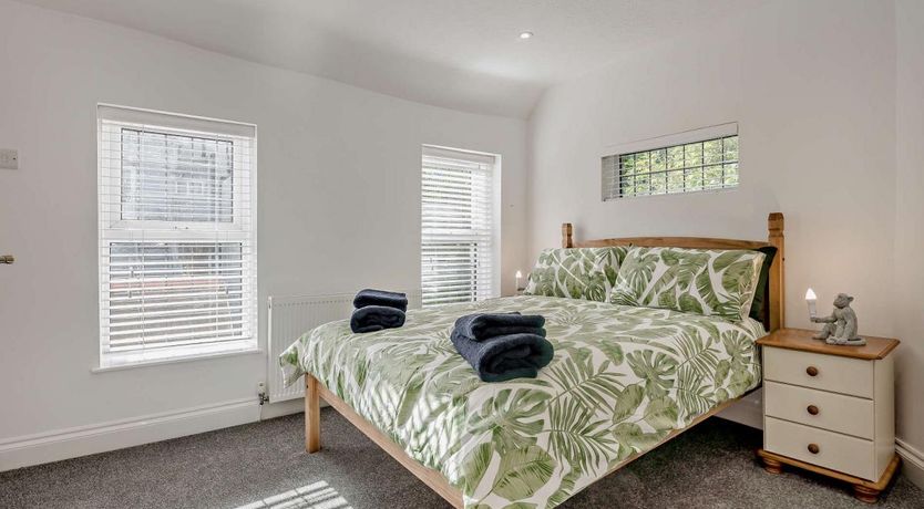 Photo of 3 Bed in Bognor Regis