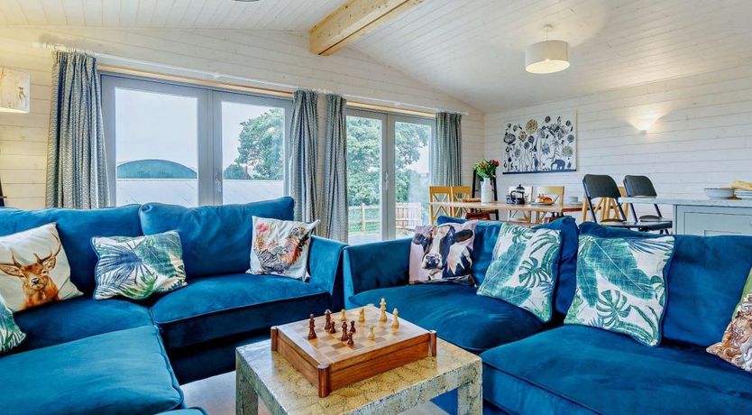 Photo of 4 Bed in Sheinton