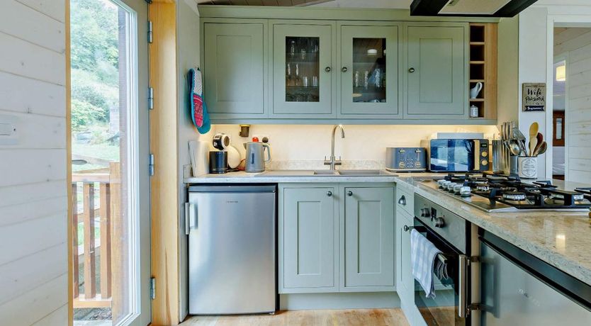 Photo of 4 Bed in Sheinton