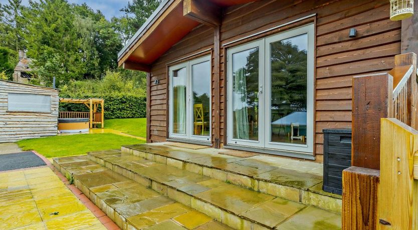 Photo of 4 Bed in Sheinton