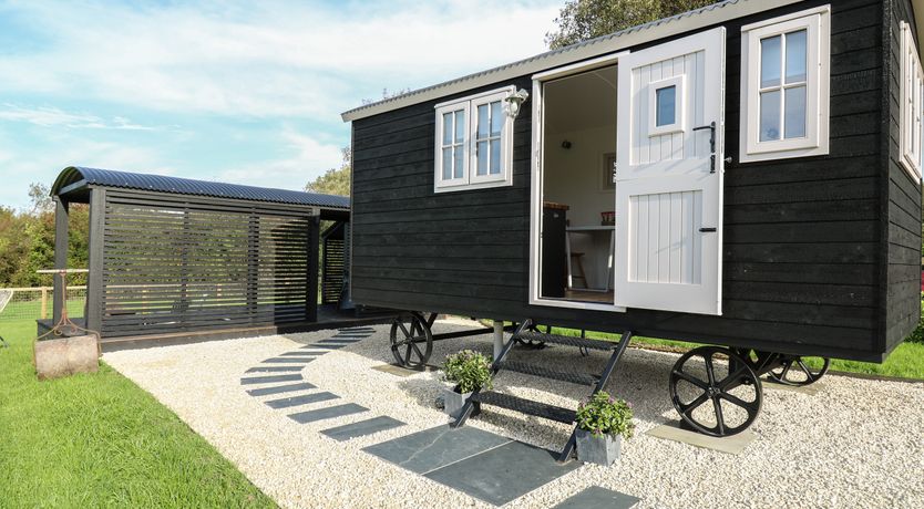 Photo of Dragonfly Shepherd's Hut