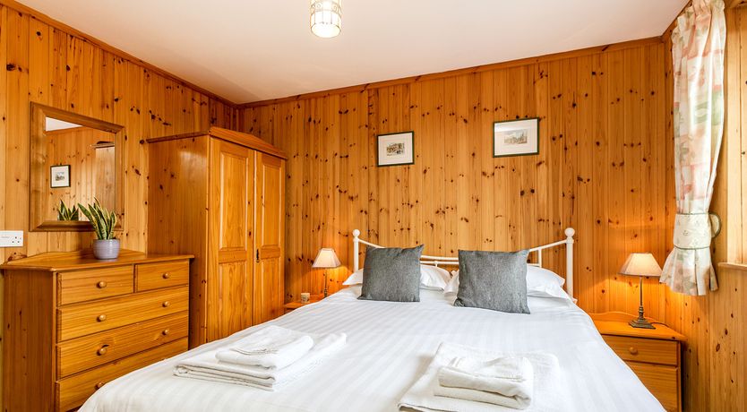 Photo of Holly Lodge 4 Bedrooms, Minehead