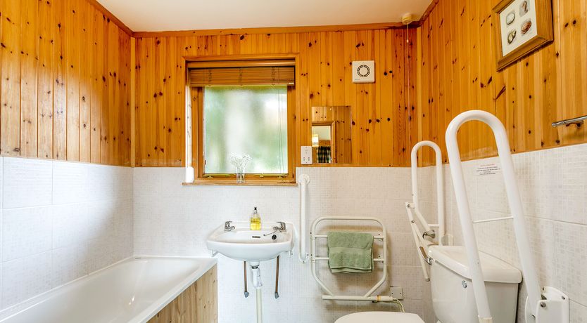 Photo of Holly Lodge 4 Bedrooms, Minehead