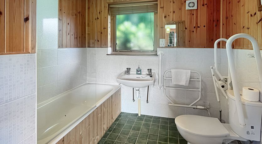 Photo of Holly Lodge 4 Bedrooms, Minehead