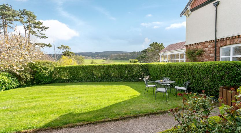Photo of April Cottage, Woodcombe