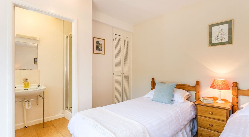 Photo of April Cottage, Woodcombe