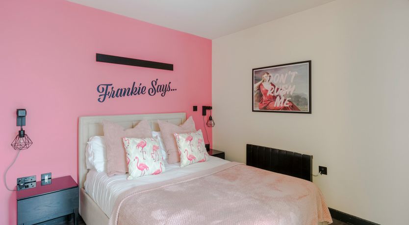 Photo of Neon on Neon