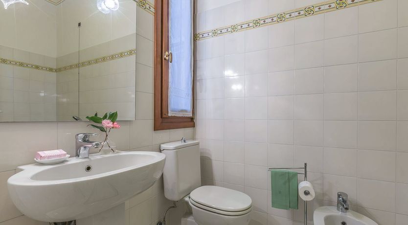 Photo of Venetian Breeze