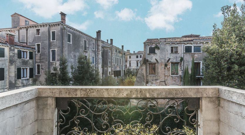 Photo of Venetian Breeze