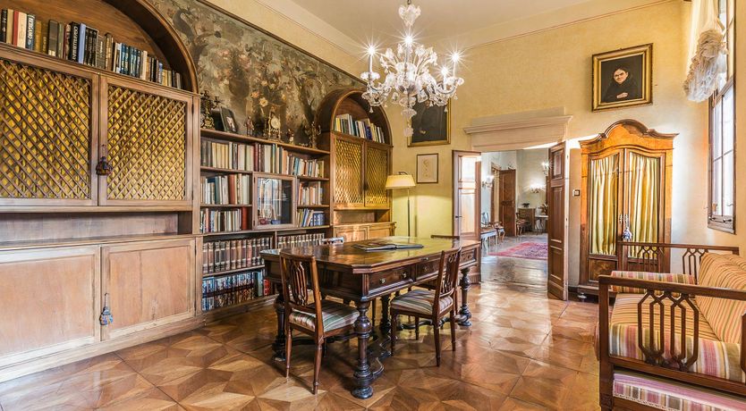 Photo of Venetian Breeze