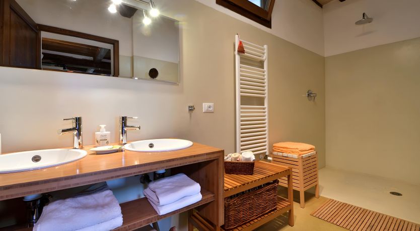 Photo of The Italian Rose