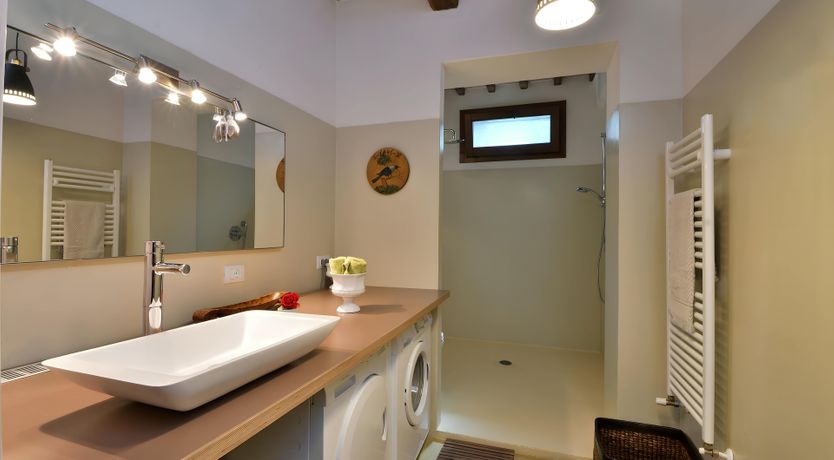 Photo of The Italian Rose