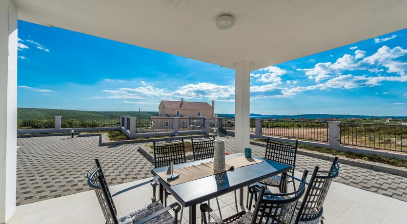 Photo of Golden Glance