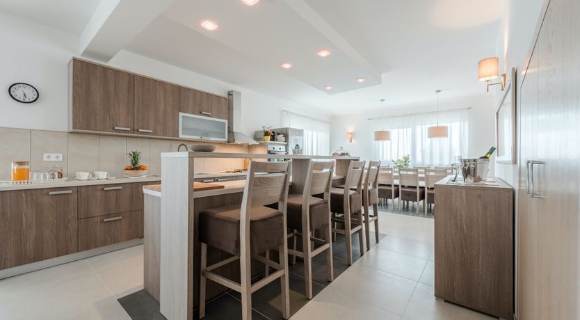 Photo of Golden Glance