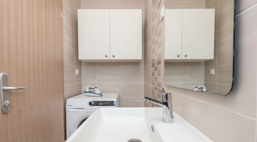 Photo of Golden Glance