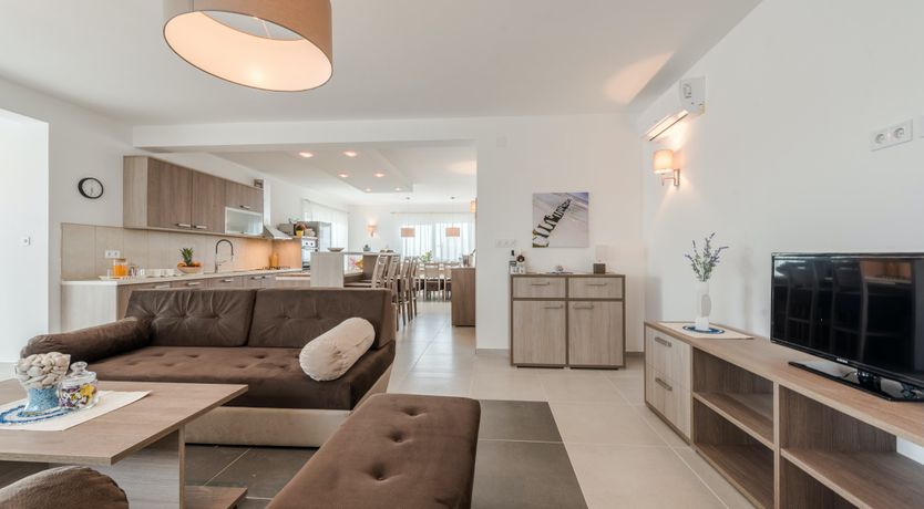 Photo of Golden Glance