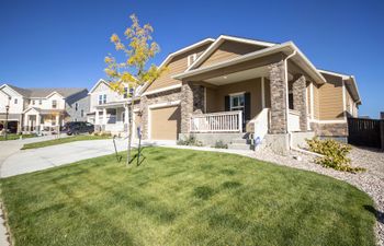 Suburban Flight Holiday Home