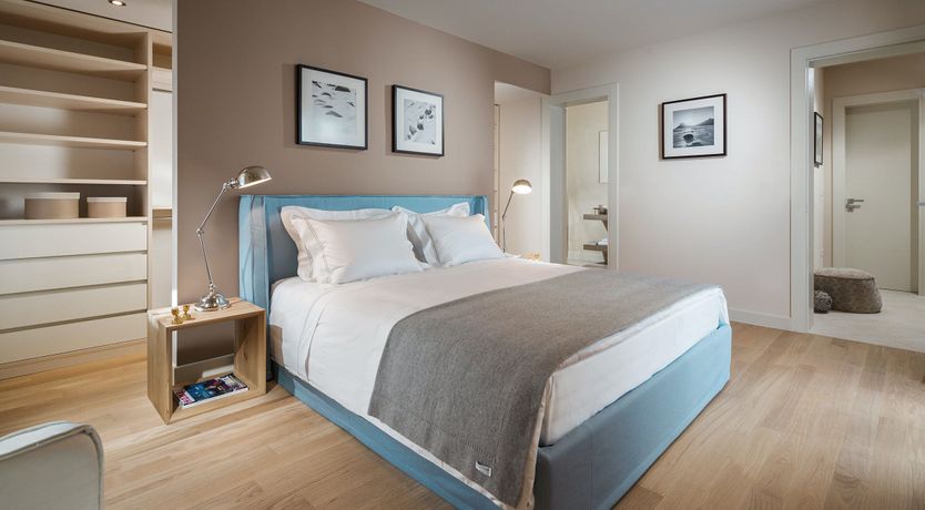 Photo of The Royal Sea