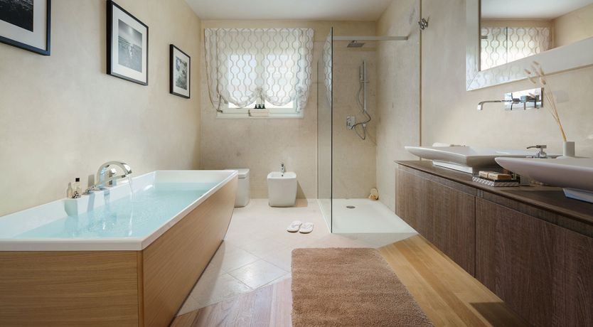 Photo of The Royal Sea