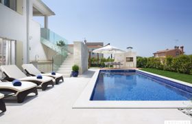 Photo of the-royal-sea