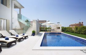 Photo of the-royal-sea