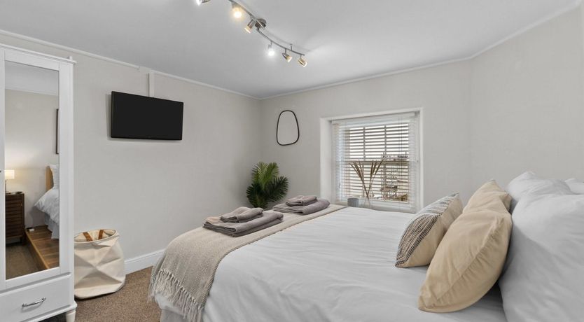 Photo of Magnolia Sunset