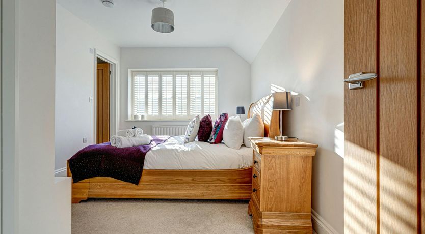 Photo of Oxbridge Oaks