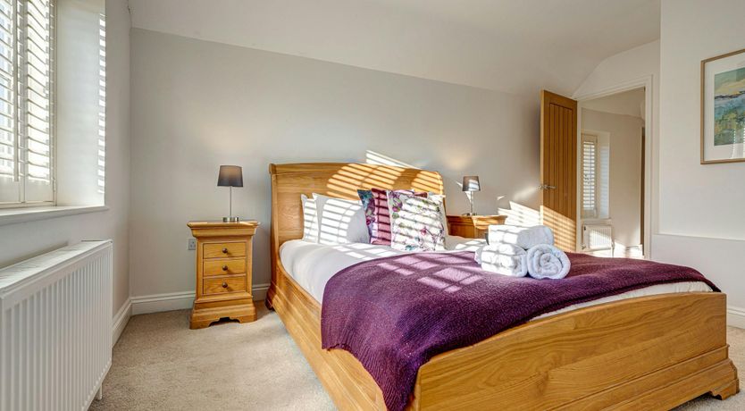 Photo of Oxbridge Oaks