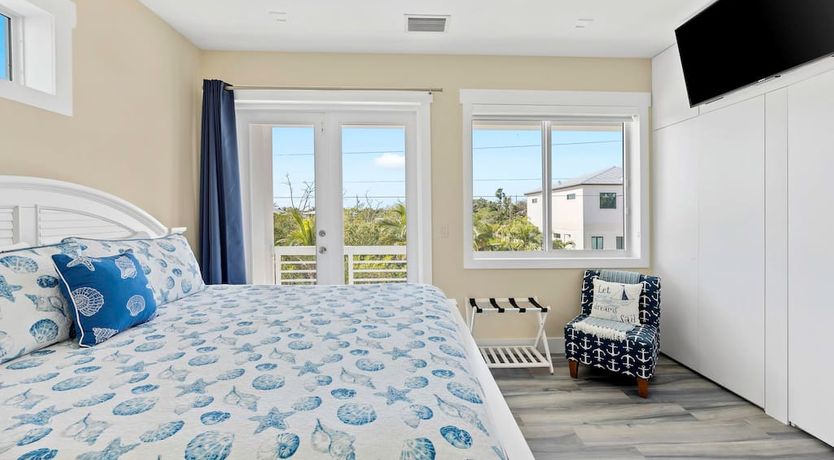 Photo of On the Ocean's Shore