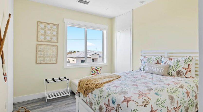 Photo of On the Ocean's Shore