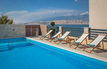Sea Blues Holiday Home