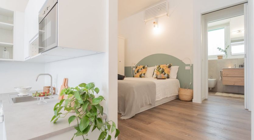 Photo of The Honeysuckle