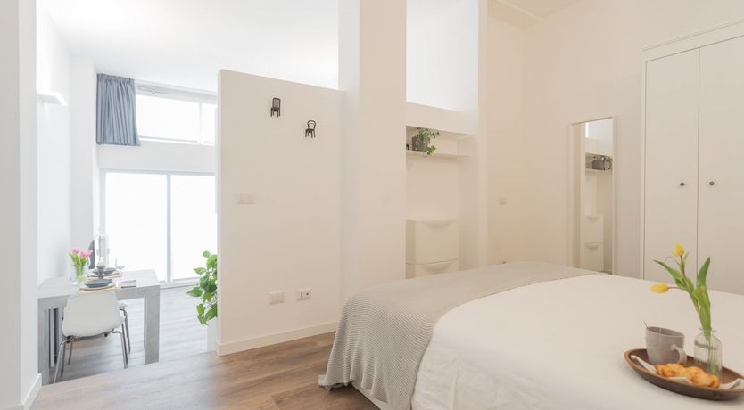 Photo of The Honeysuckle