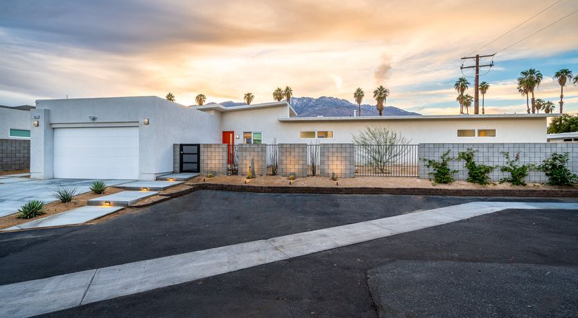 Photo of Palm Springs & Palm Trees