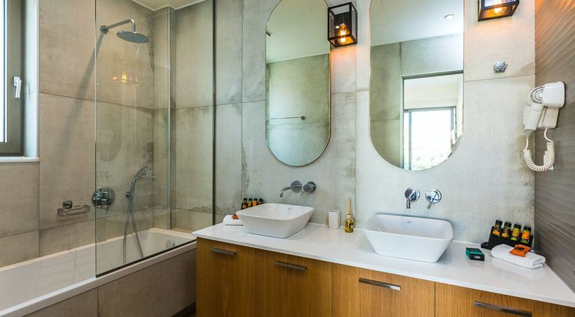 Photo of Thyme & Lemon