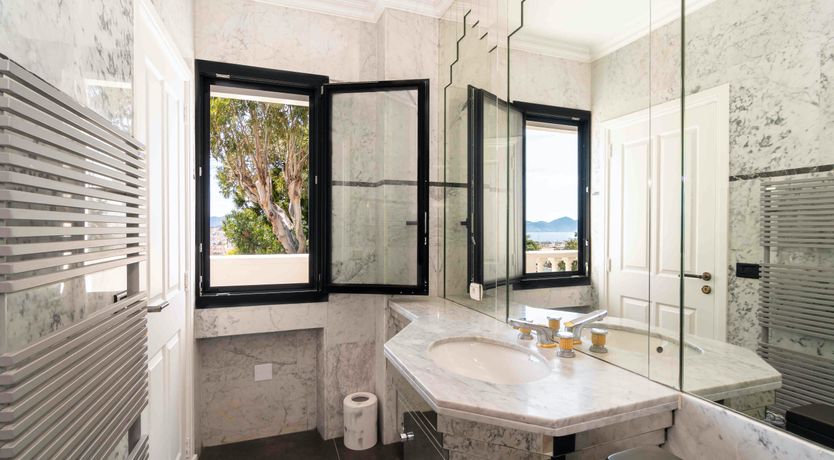 Photo of The Rosewood