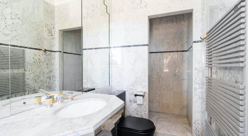 Photo of The Rosewood