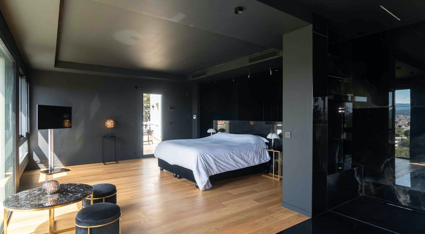 Photo of The Rosewood