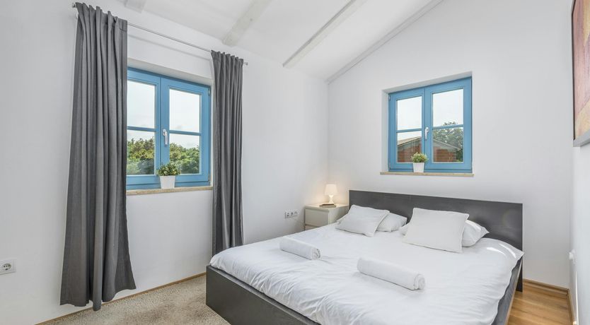 Photo of Stork's House