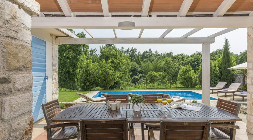 Photo of Stork's House